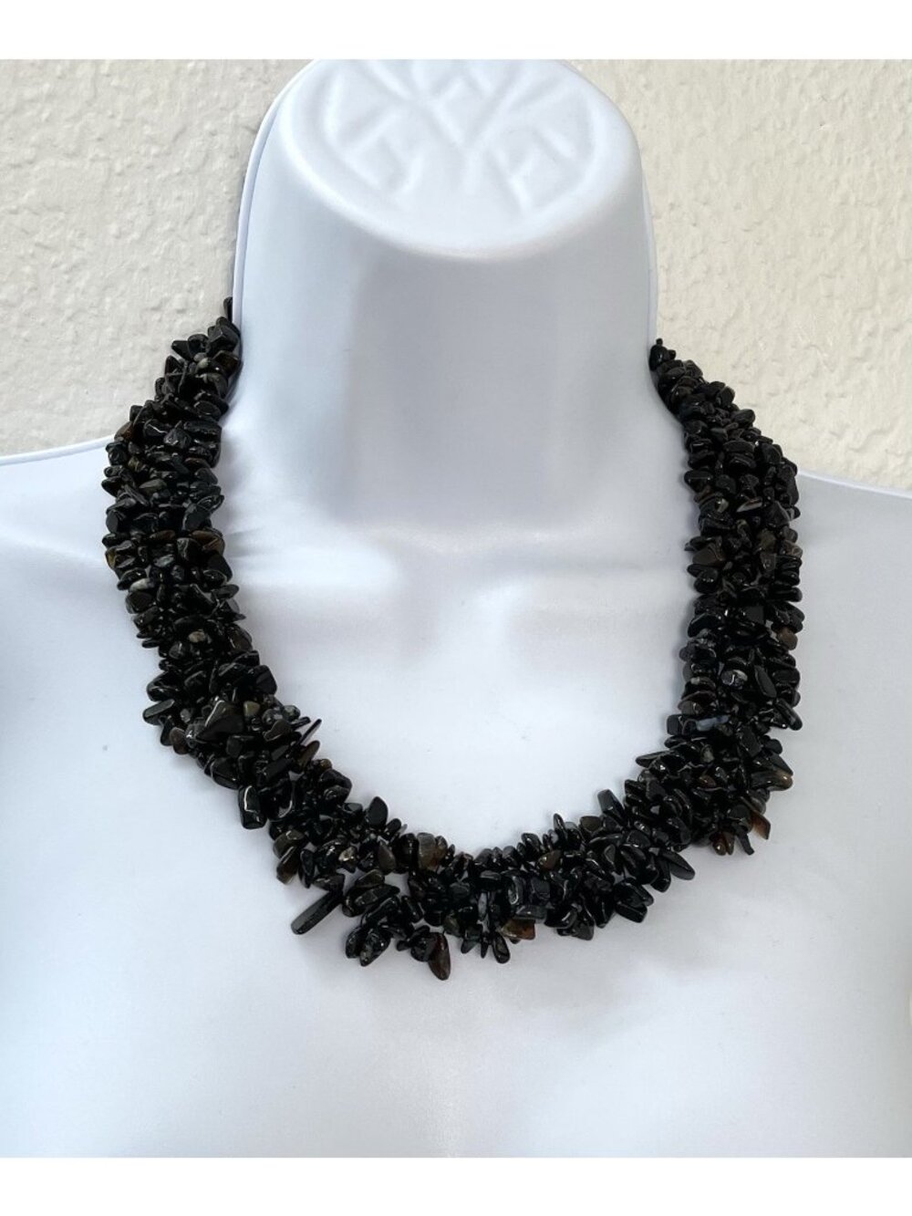 18" Chunky Black Chip Gemstone Cluster Bib NECKLACE Statement Piece Toggle EUC